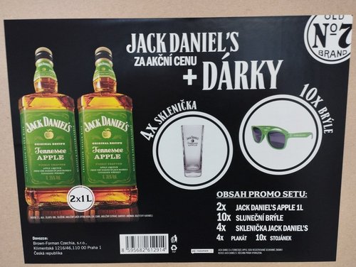 Jack Daniel&#039;s Apple 2x1L 35% + 4x sklenika J.D. + 10x brle + 4x plakt + 10x stojnek